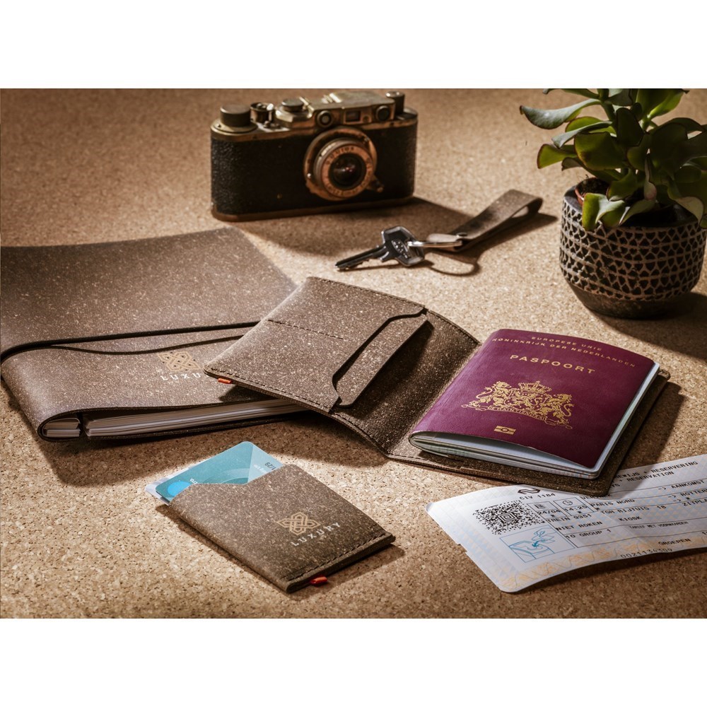 Recycled Leather Passport Holder paspoorthoesje